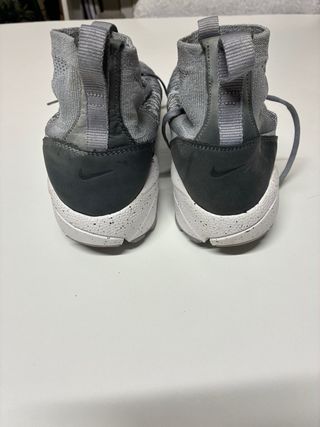 Nike Bambas Grises y Blancas