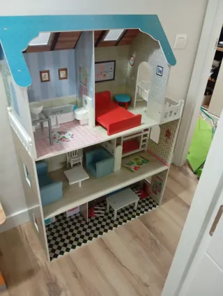 Casa de muñecas de madera marca inaginarium