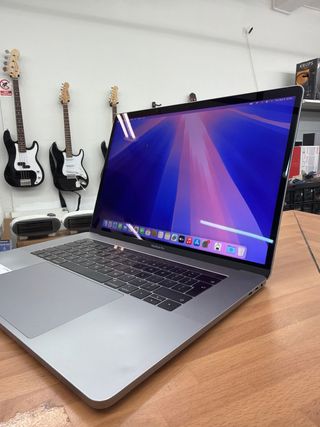 MacBook Pro 15” 2018 i7 16GB RAM 500GB SSD