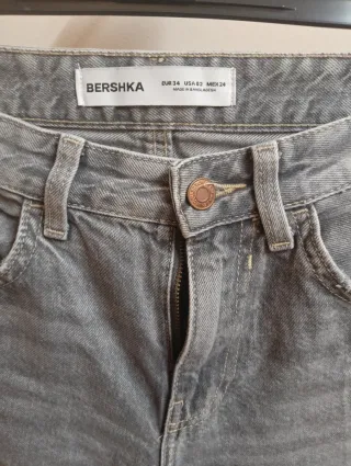 Vaqueros Bershka grises mujer