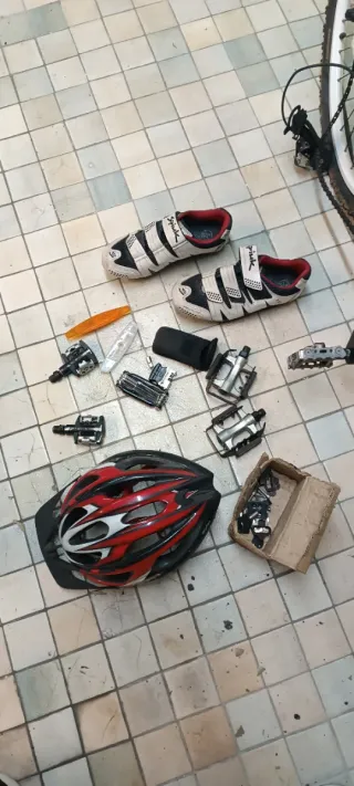 Bicicleta BH blanca y roja