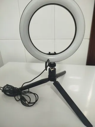 Aro de luz LED con trípode de escritorio