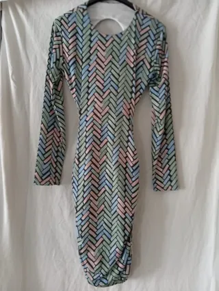 Vestito scollato  corto con stampa geometrica