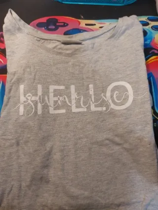 Camiseta gris Hello talla M