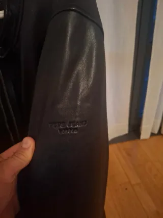 Cazadora de cuero Pepe Jeans negra