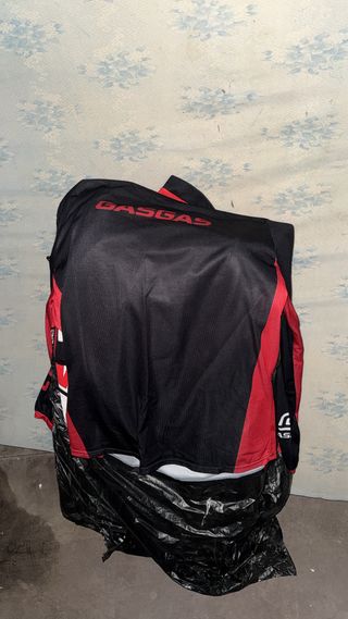 Equipación Trial Gas Gas Negra y Roja