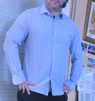 Camisa azul de vestir