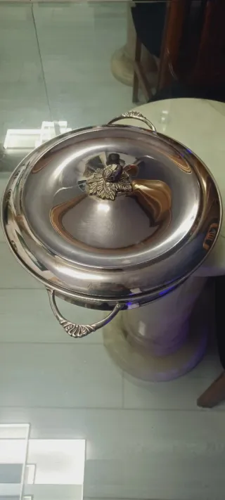 Sopera Latón  Plateada con bandeja para comida