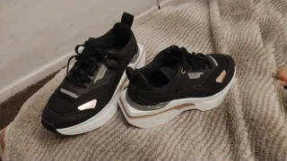 Zapatillas Puma Negras y Rosas