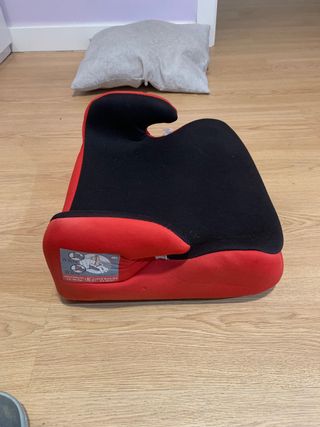 Alzador de coche para niños