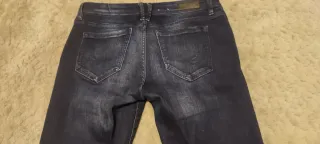 Jeans Azules Desgastados