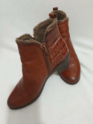 Botín Piel Marrón con Forro Interior marca kamome