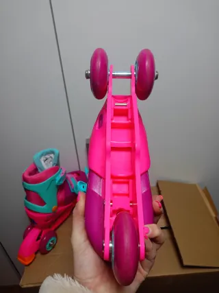 Patines infantiles ajustables rosa y turquesa