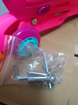 Patines infantiles ajustables rosa y turquesa