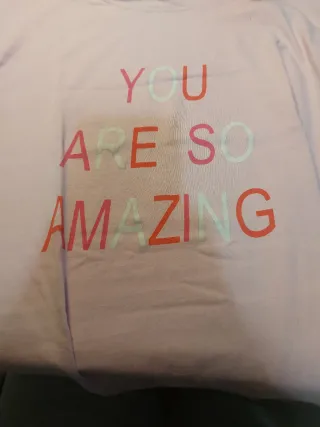 Camiseta rosa con frase YOU ARE SO