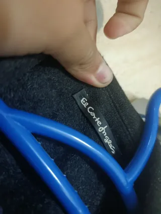 Chaqueta Negra con Forro Tartán