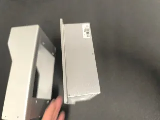 Visera y caja empotrar videoportero Welcome ABB