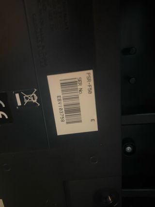 Piano Eléctrico marca Yamaha PSR-F58