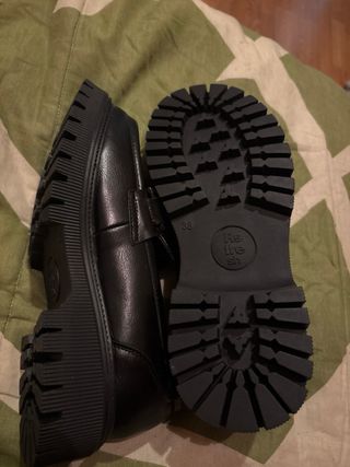 Zapatos negros Refresh con cadena