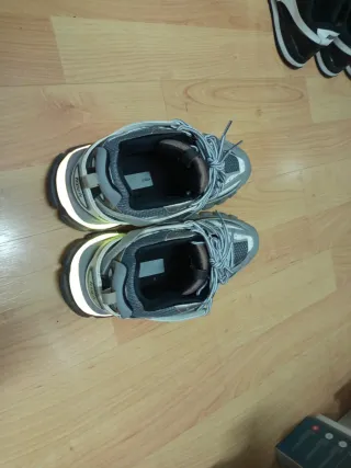 Balenciaga Zapatilla Gris y Blanca