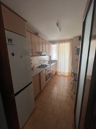 Se alquila habitación en piso de estudiantes