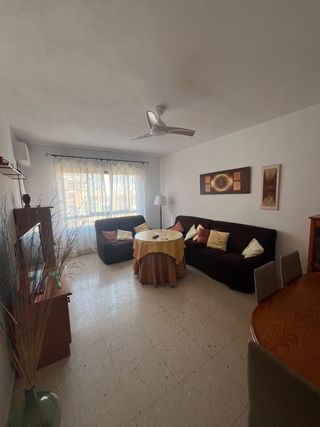 Se alquila habitación en piso de estudiantes