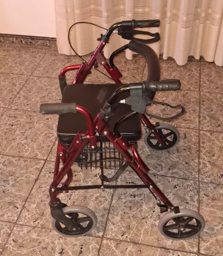 Andador para ancianos con asiento