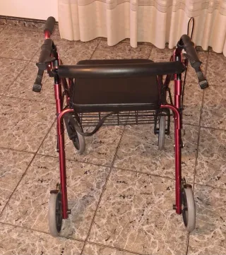 Andador para ancianos con asiento