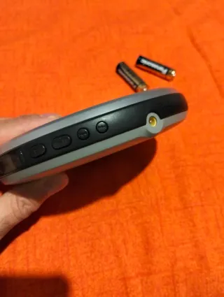 Lettore CD Walkman Sony D-EJ011 + Auricolari