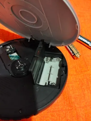 Lettore CD Walkman Sony D-EJ011 + Auricolari