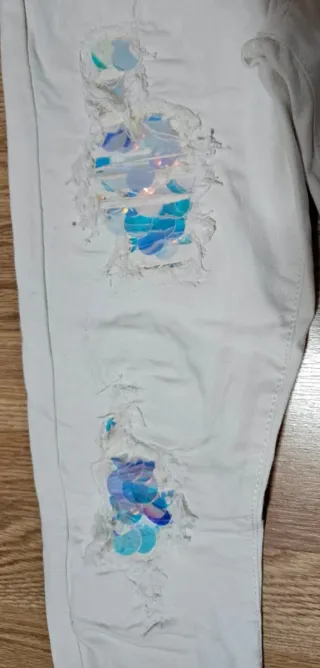 Pantalón vaquero Lamorena con lentejuelas