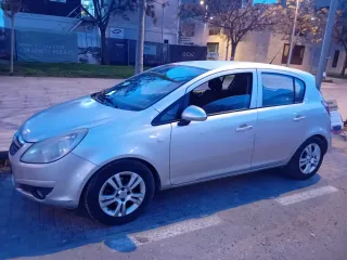 opel corsa  .  2010