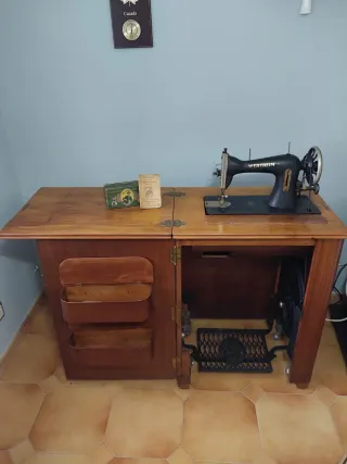 Máquina de coser Wertheim funciona bien