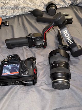 Cámara Sony Alpha 7 III + Accesorios