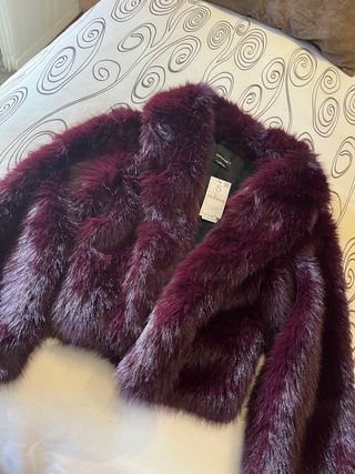 Cazadora pelo Stradivarius vino talla S