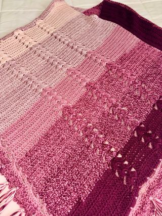 Poncho artesanal de lana hecho a mano