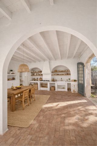 Preciosa fábrica de corcho + masia con jardin