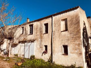 Preciosa fábrica de corcho + masia con jardin