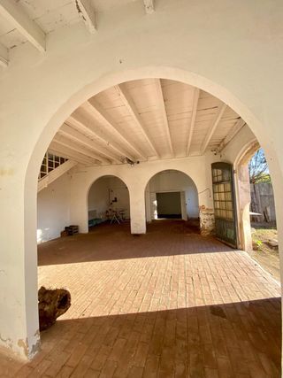 Preciosa fábrica de corcho + masia con jardin