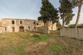 Preciosa fábrica de corcho + masia con jardin