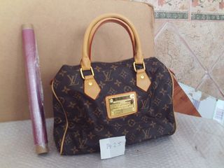 bolso louis vuitton  modelo speed , ancho 28 cm ,