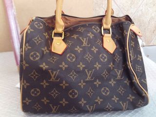 bolso louis vuitton  modelo speed , ancho 28 cm ,