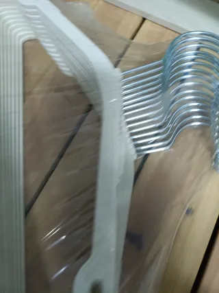 SONGMICS Perchas Plástico Blancas - 50 Unidades