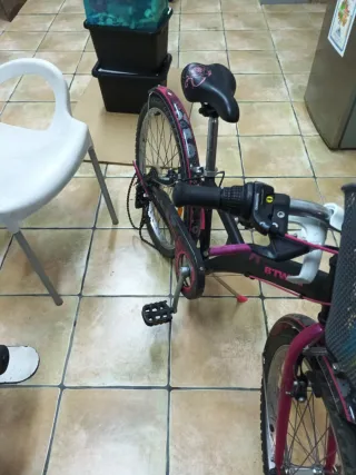 Bici niña rosa y negra