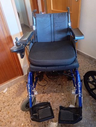 Silla de ruedas eléctrica con 2 mandos