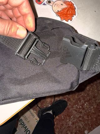 Riñonera Adidas Negra