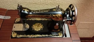 Máquina de coser Singer antigua