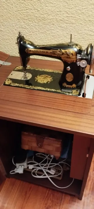 Máquina de coser Singer antigua