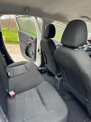 Peugeot 208 2014 1.4 hdi