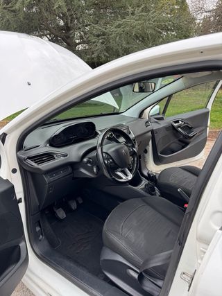 Peugeot 208 2014 1.4 hdi
